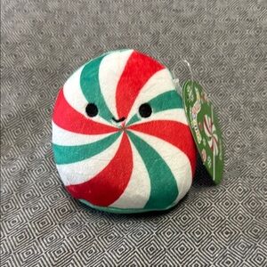 NWT - Squishmallows - Red & Green Peppermint - Dulce